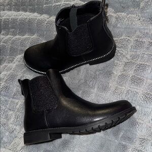 Black Ankle Boots with Textured Sole
Great Condition
